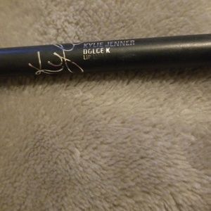 Kylie Cosmetics Makeup - Kylie Jenner Lip Kit and Extras Kylie Cosmetics Makeup - Kylie Jenner Lip Kit and Extras